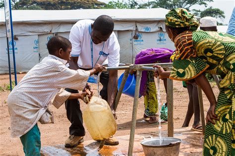 humanitarian volunteer work|Become a UN Volunteer .